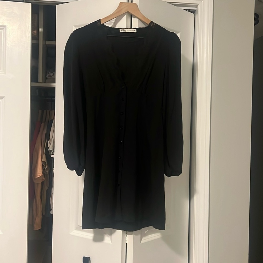 V neck mini dress in black